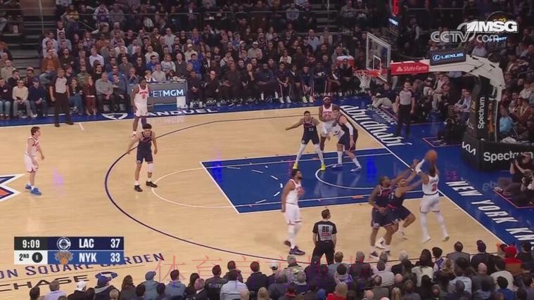 唐斯20+11+7 尼克斯战胜快船